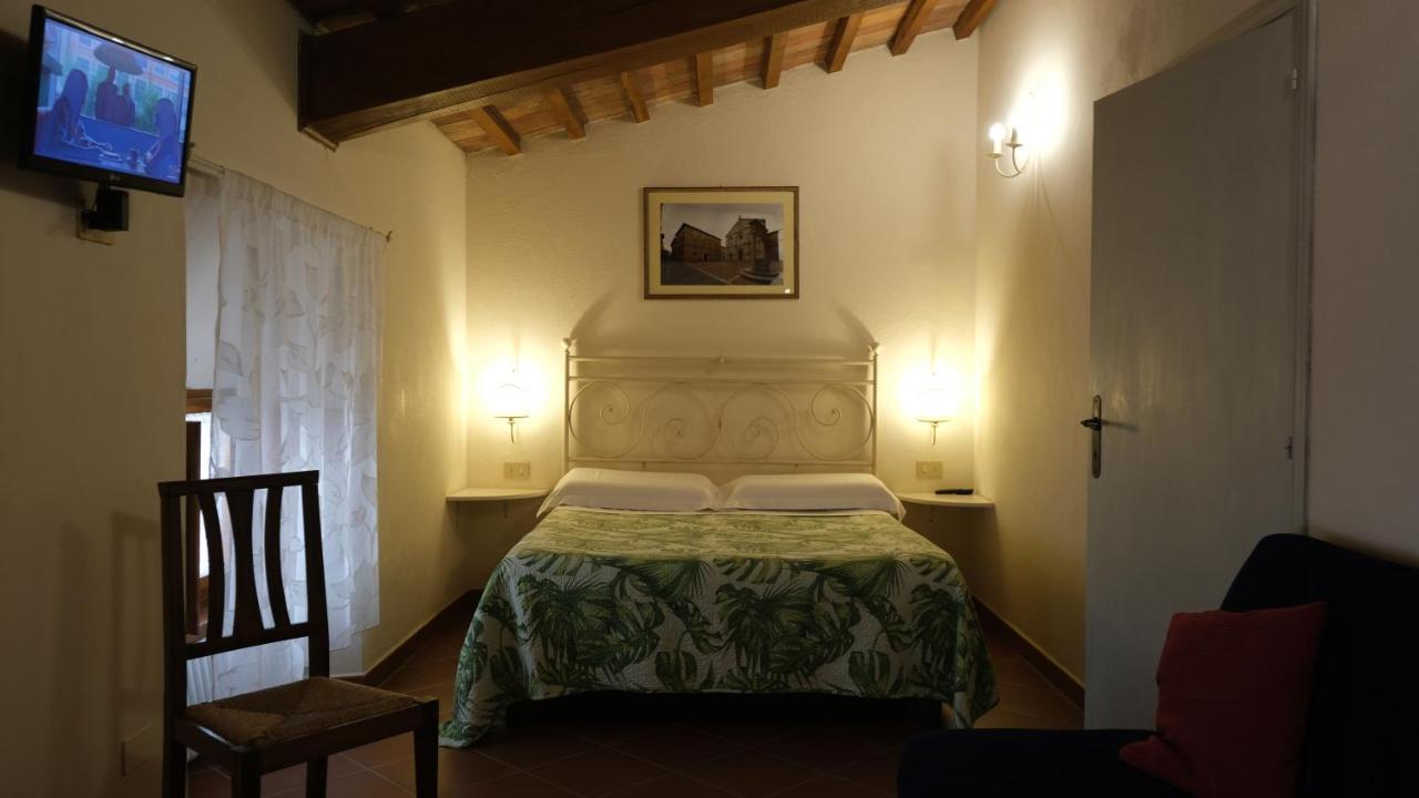 Oliviera Camere Pienza Bagian luar foto