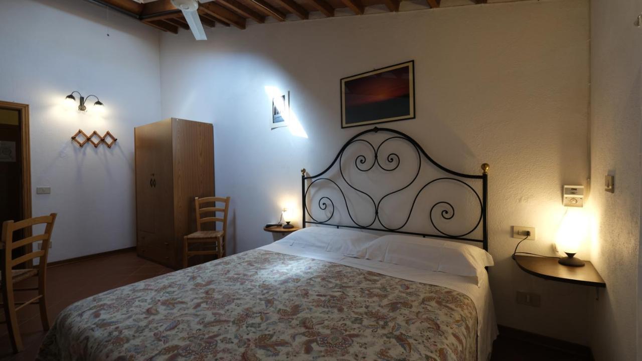 Oliviera Camere Pienza Bagian luar foto